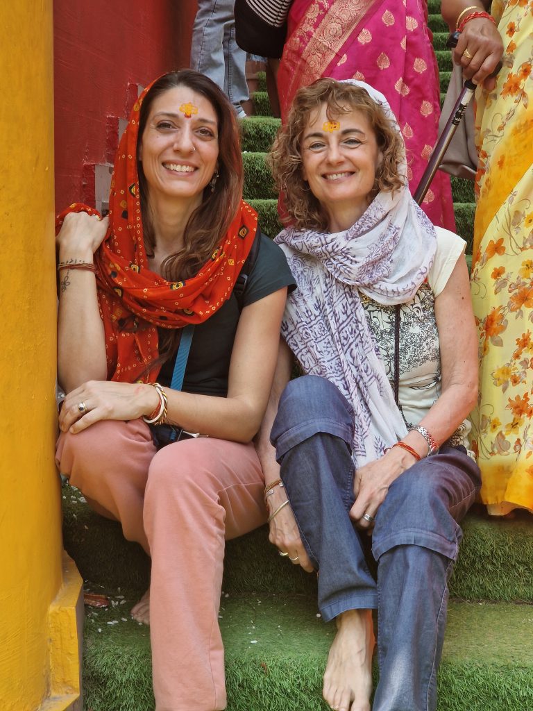 Simona e Elisa in India